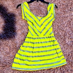 pretty dress whit pockets